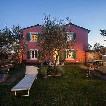 Bed And Breakfast Aurora Sarzana Buitenkant foto